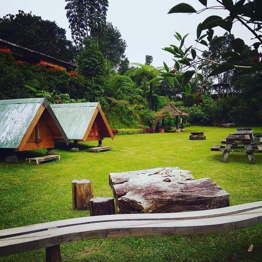ホテル Warung Rekreasi Bedugul エクステリア 写真