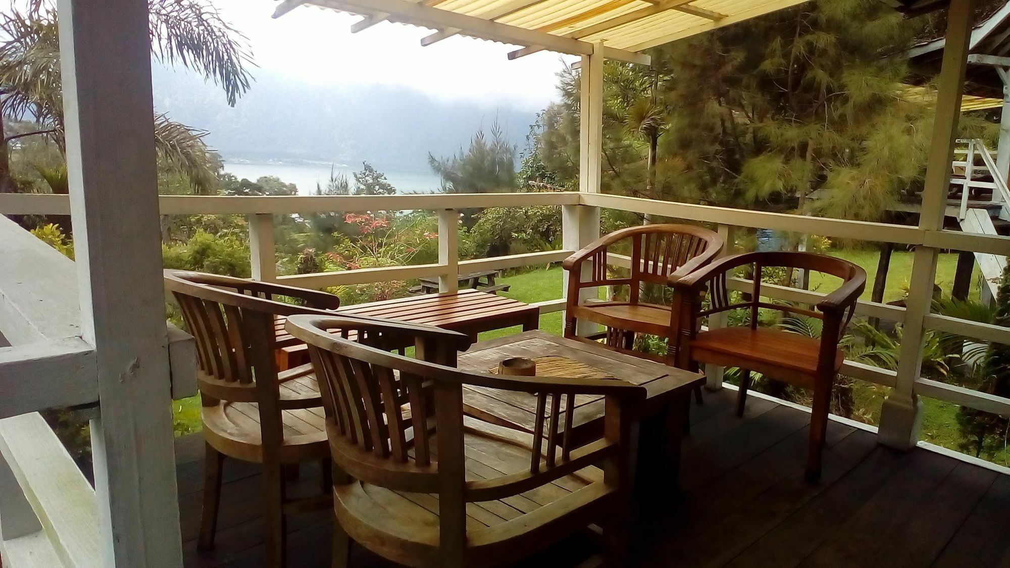 ホテル Warung Rekreasi Bedugul エクステリア 写真